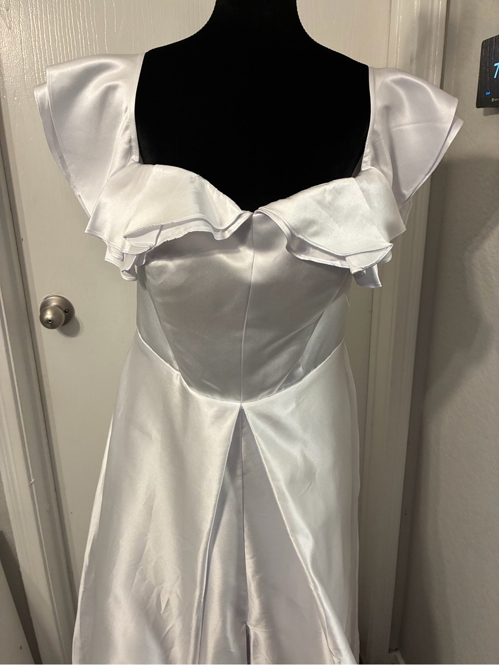 White Satin Ruffle-Trim Bodice Corset Lace Up Bridal Gown 14-16